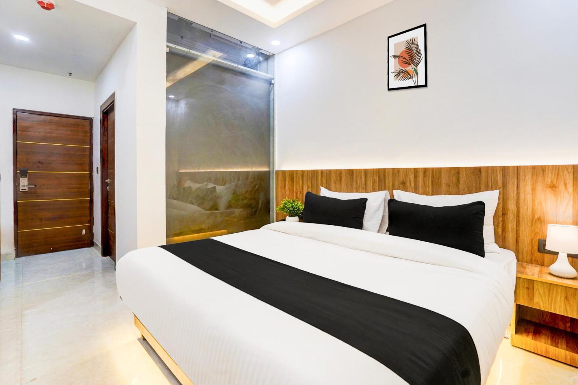 Townhouse Grand Address Hotel And Banquet Ghaziabad Bagian luar foto