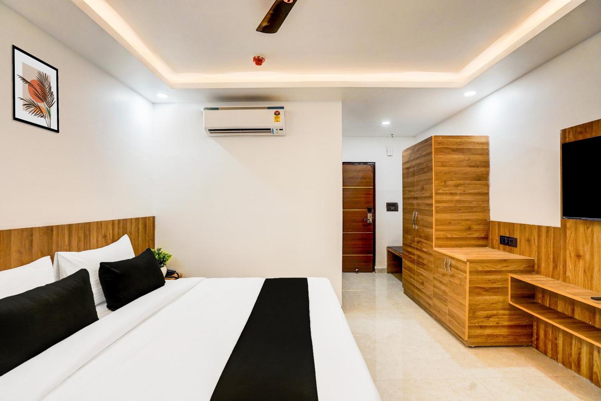 Townhouse Grand Address Hotel And Banquet Ghaziabad Bagian luar foto